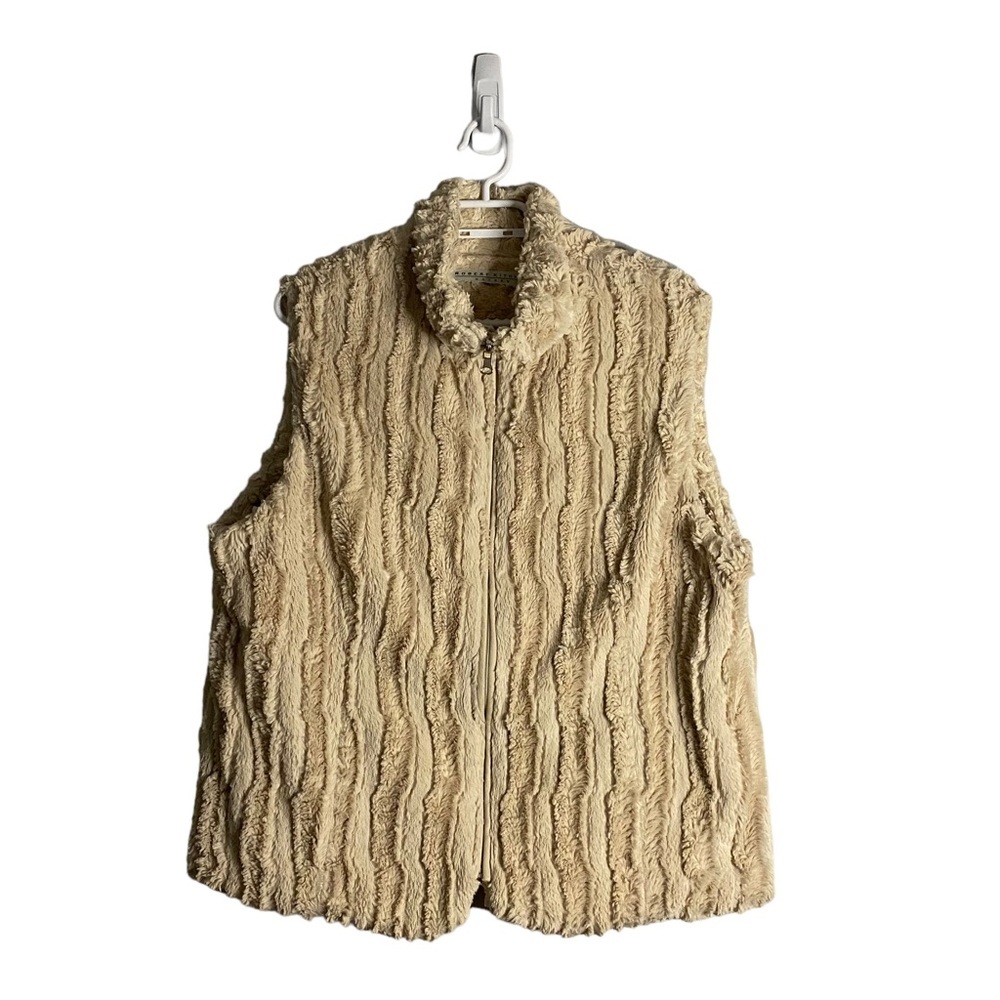 Robert Kitchen Women's Cream Faux Fur Full Zip Vest
